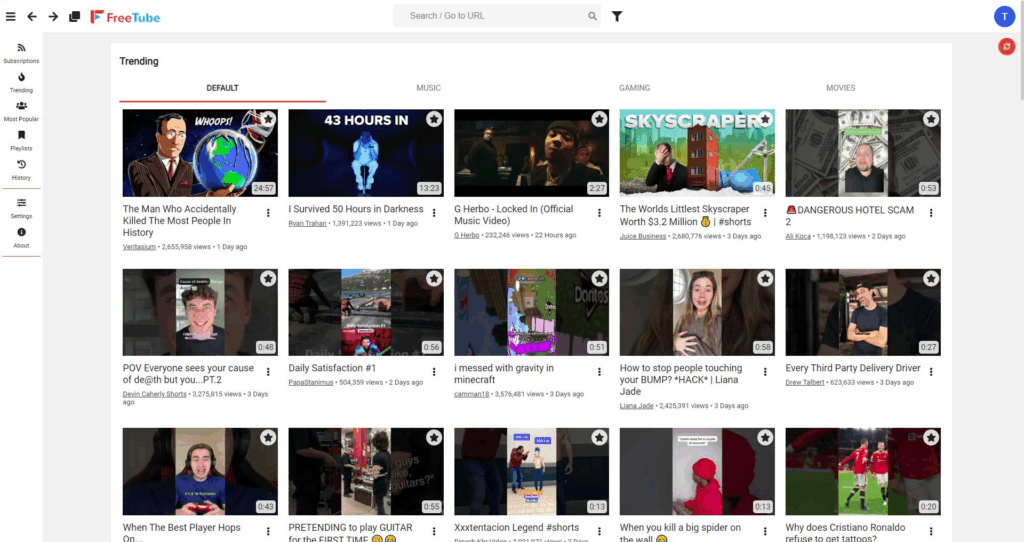 Zrzut ekranu karty "Na czasie" wyświetlanej w FreeTube