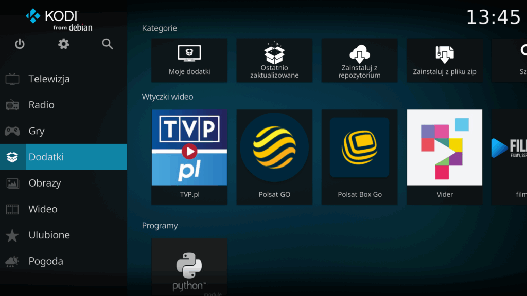 Zrzut ekranu listy wtyczek Kodi - widać TVP i Polsat